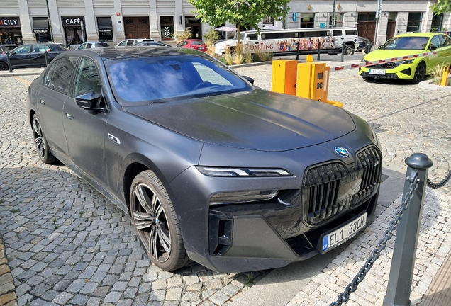 BMW M760e xDrive