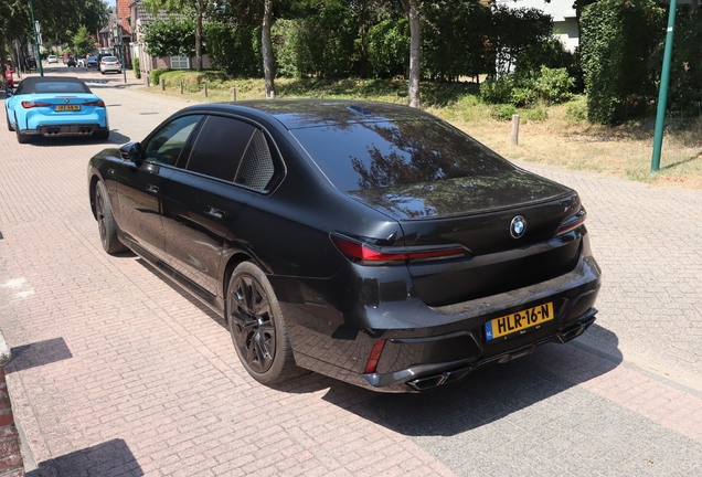 BMW M760e xDrive
