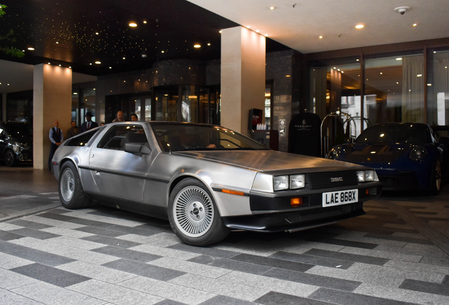DeLorean DMC-12