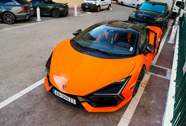 Lamborghini Revuelto