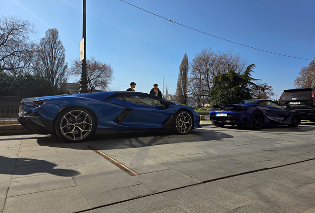 Lamborghini Revuelto