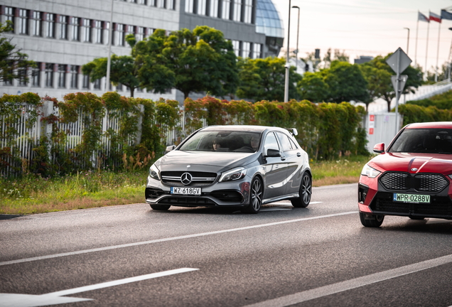 Mercedes-AMG A 45 W176 2015