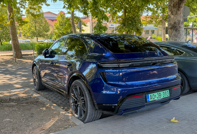 Porsche Macan EV Turbo