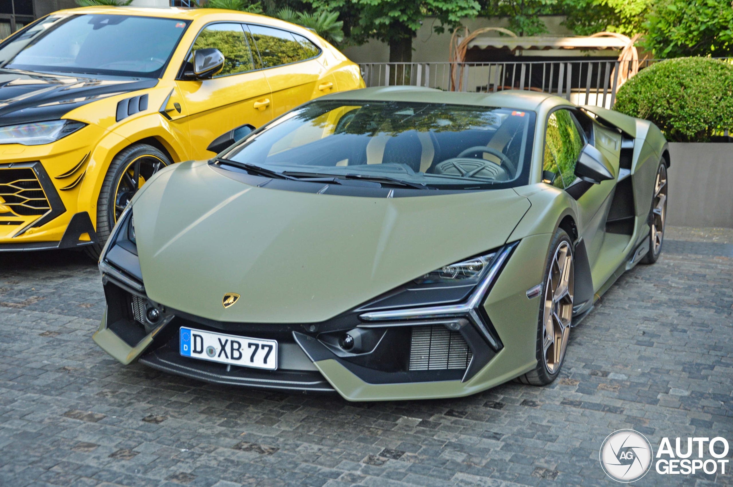 Lamborghini Revuelto