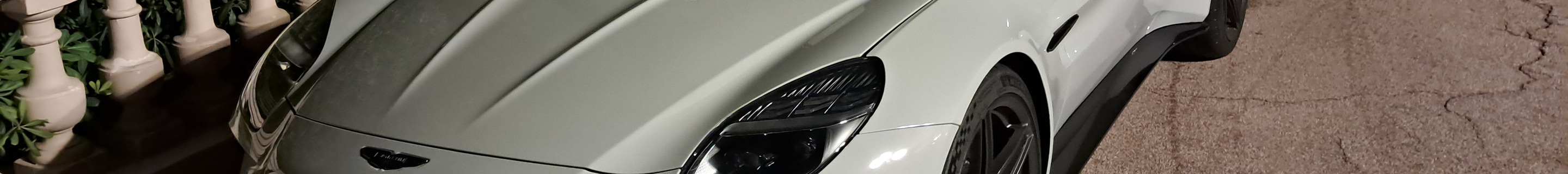 Aston Martin Vantage 2024