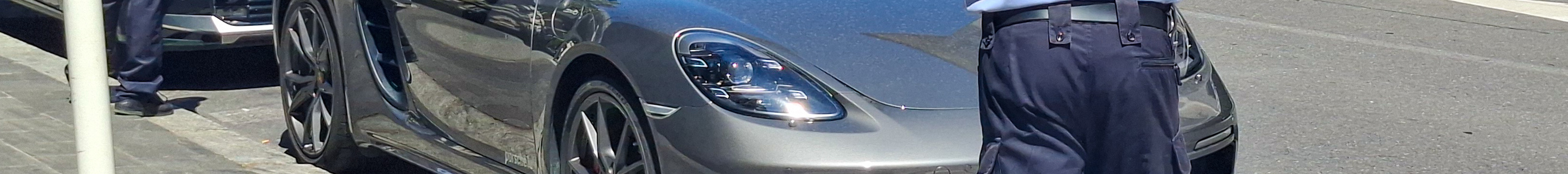 Porsche 718 Cayman S