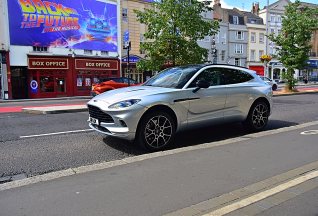 Aston Martin DBX