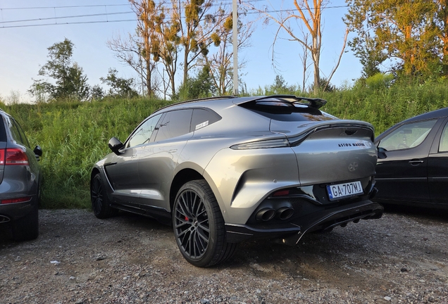 Aston Martin DBX707