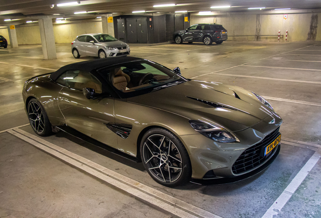 Aston Martin Vanquish Volante 2025