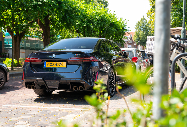 BMW M5 G90