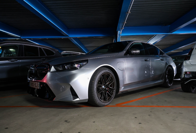 BMW M5 G90