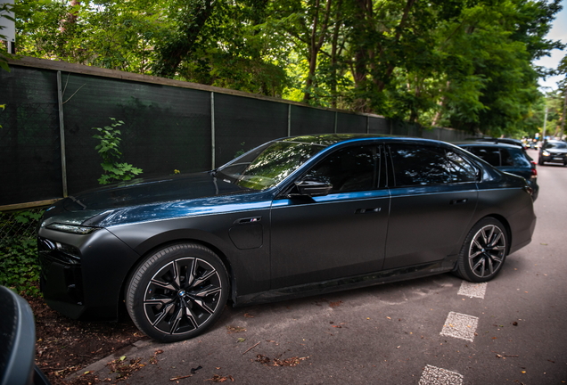 BMW M760e xDrive
