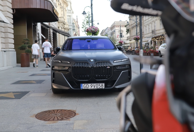 BMW M760e xDrive