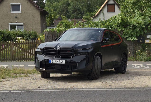 BMW XM G09 Label Red
