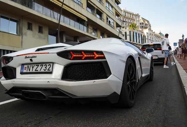 Lamborghini Aventador LP700-4 Roadster