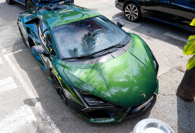 Lamborghini Revuelto