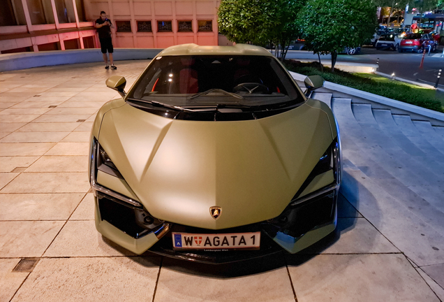 Lamborghini Revuelto