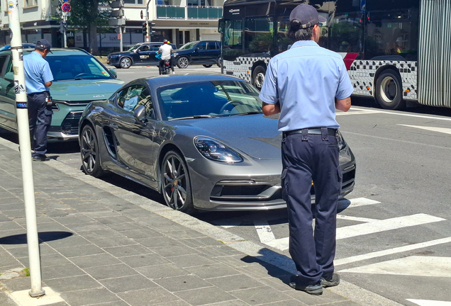 Porsche 718 Cayman S