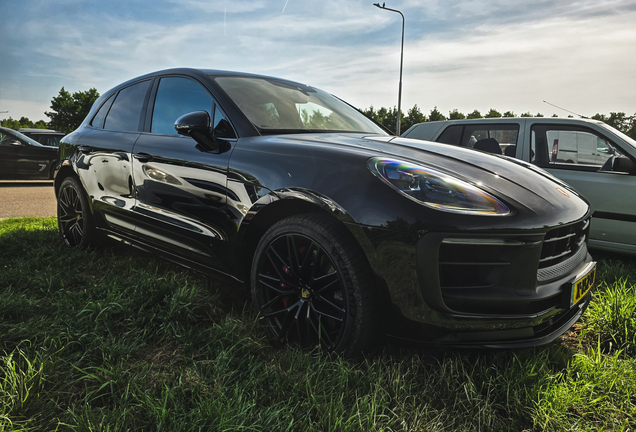 Porsche 95B Macan GTS MkIII