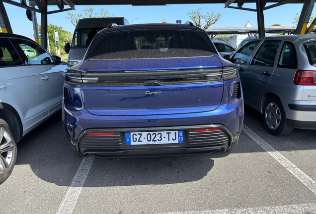Porsche Macan EV Turbo