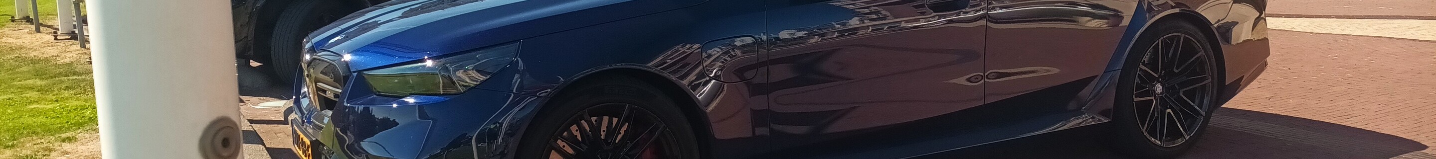 BMW M5 G90