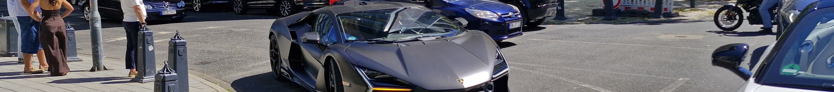 Lamborghini Revuelto