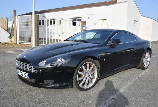 Aston Martin DB9
