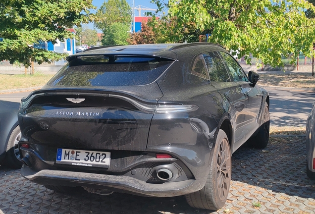 Aston Martin DBX