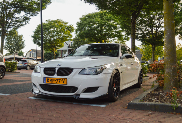 BMW M5 E60 2005