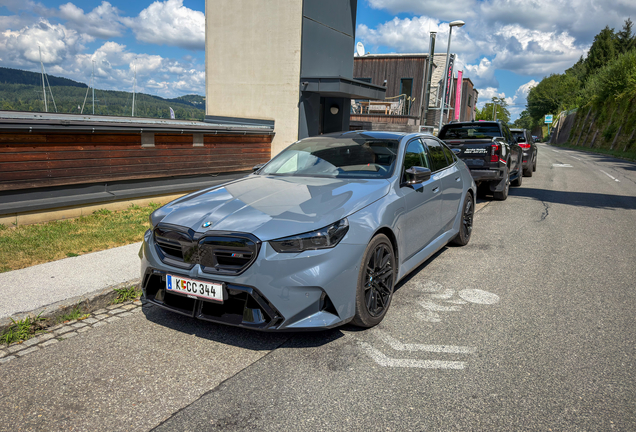 BMW M5 G90