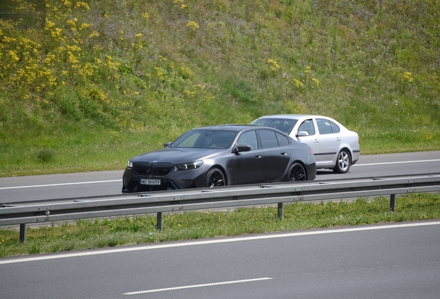 BMW M5 G90