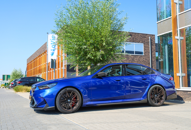 BMW M5 G90