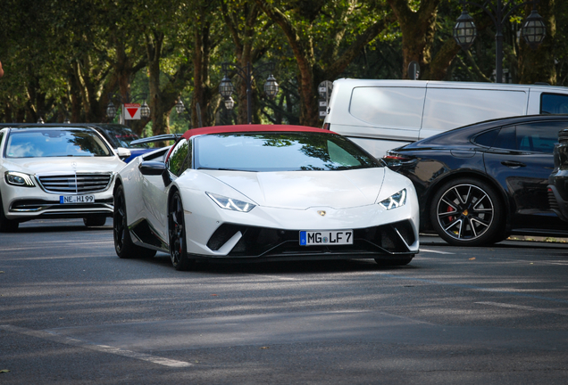 Lamborghini Huracán LP640-4 Performante Spyder
