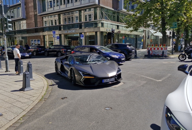 Lamborghini Revuelto