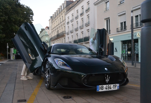 Maserati MC20