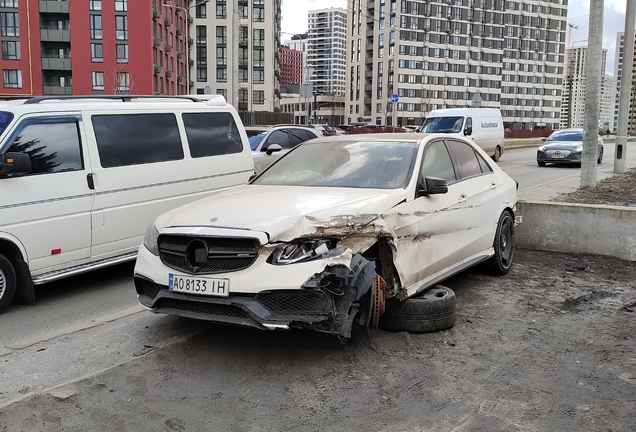 Mercedes-Benz E 63 AMG S W212