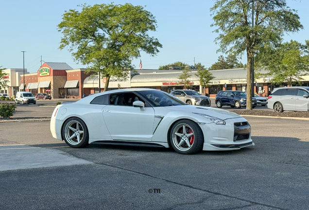 Nissan GT-R