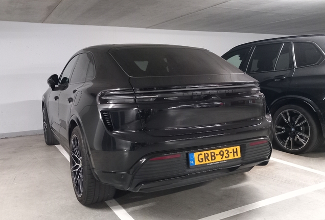 Porsche Macan EV Turbo