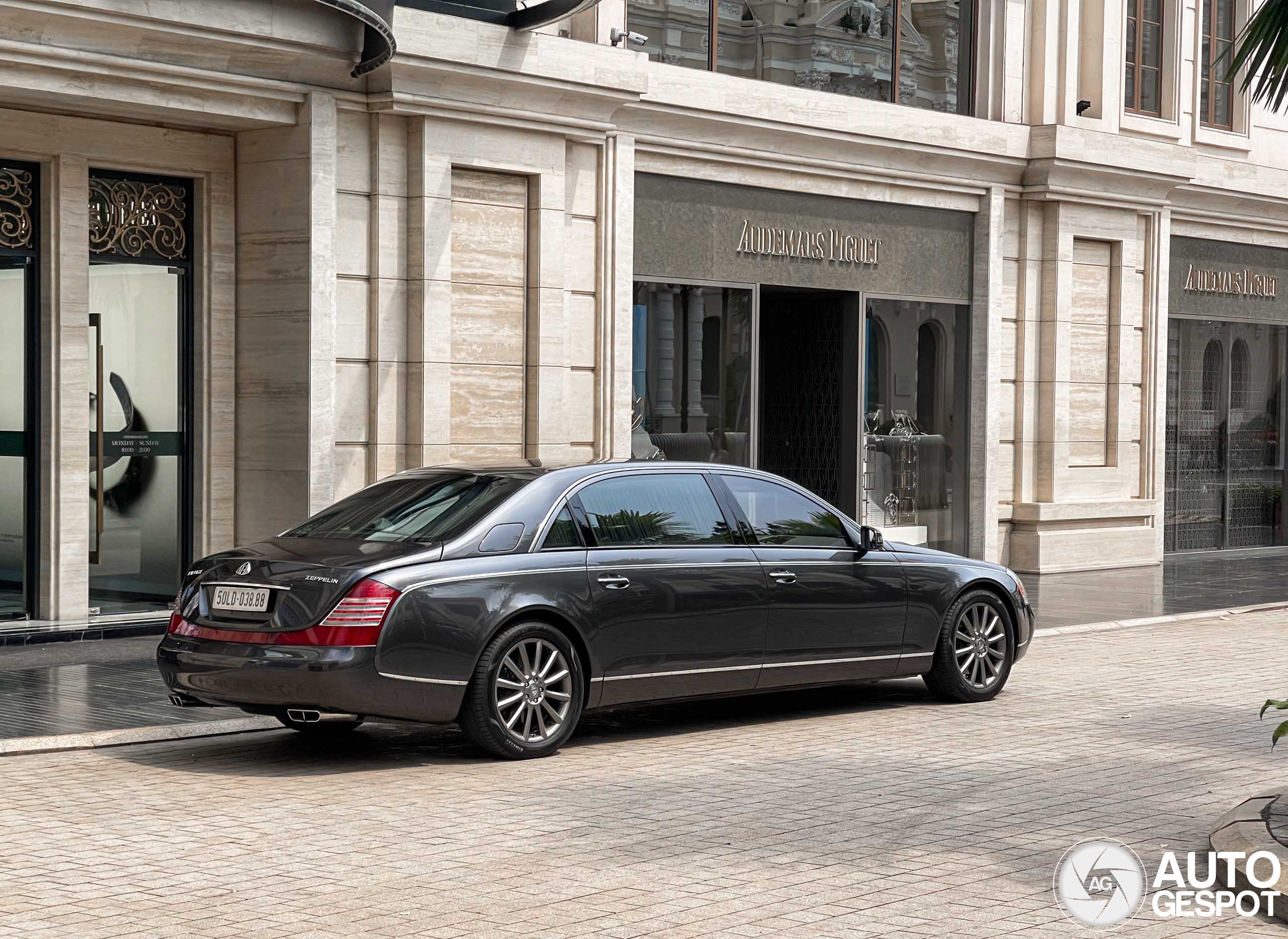 Maybach 62 S Zeppelin 2011