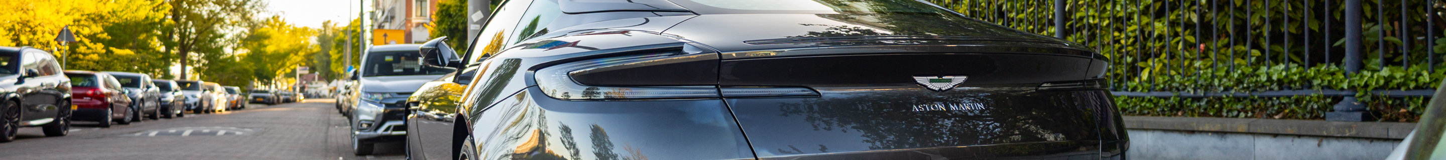 Aston Martin DB11 AMR