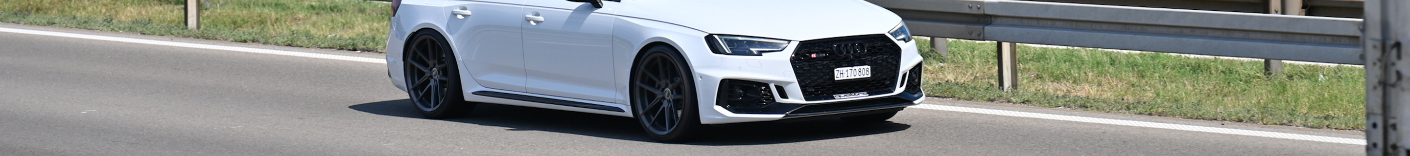 Audi ABT RS4 Avant B9