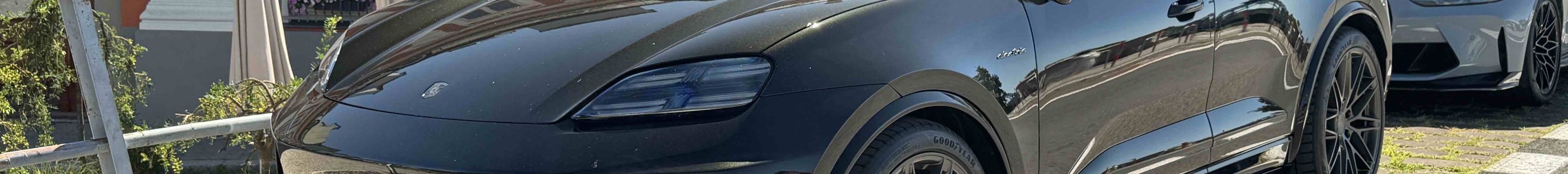 Porsche Macan EV Turbo