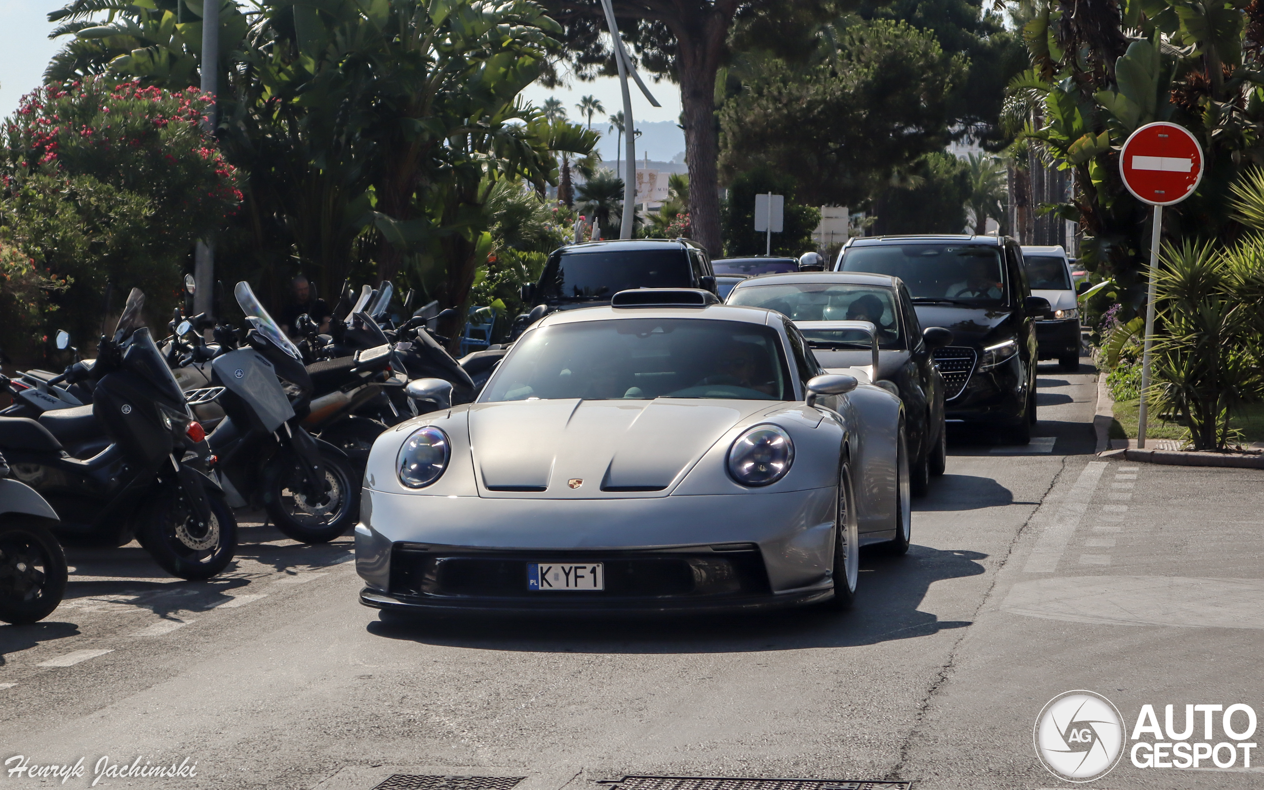 Porsche 992 Carrera S MkI Carbonerre Project GT1 Manta