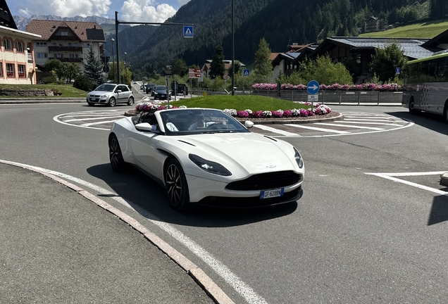 Aston Martin DB11 V8 Volante