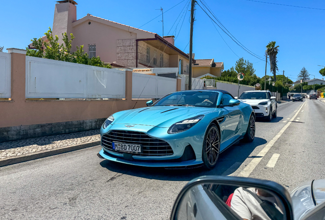 Aston Martin DB12 Volante