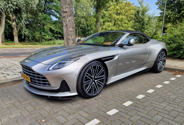 Aston Martin DB12 Volante