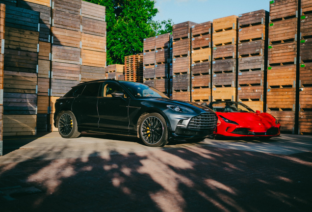 Aston Martin DBX707