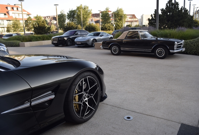 Aston Martin Vanquish 2025
