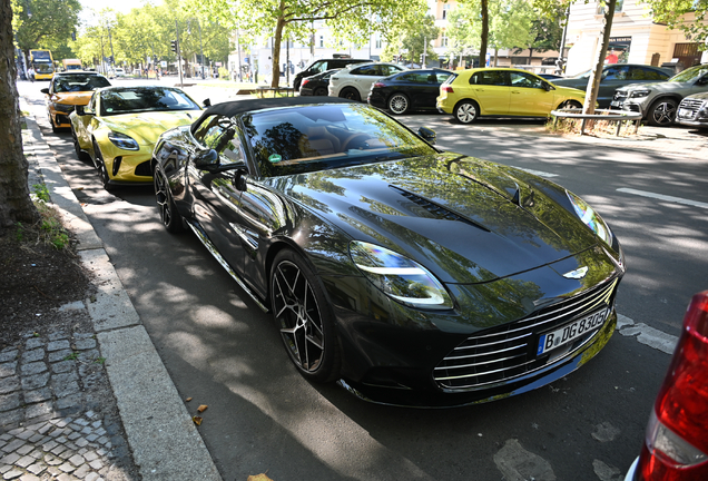 Aston Martin Vanquish Volante 2025