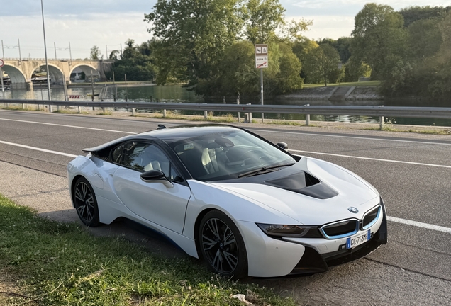 BMW i8